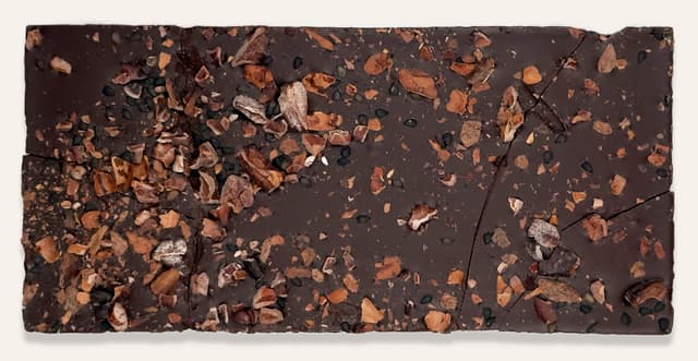 Back of Black Toasted Sesame Seeds, Cacao Shell & Nibs bar made by Casa Bosques Chocolates