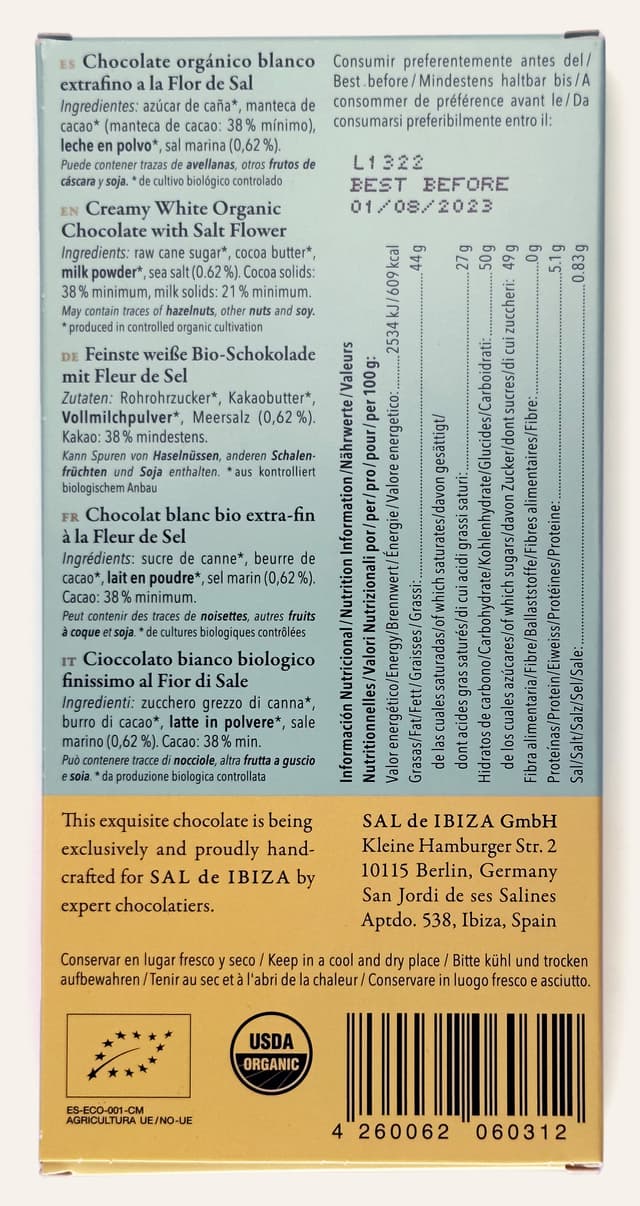 Back of Creamy White Chocolate 38% a la Flor de Sal bar from SAL de IBIZA package