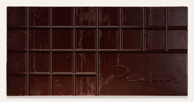 Front of Cuba 75% bar made by François Pralus in France