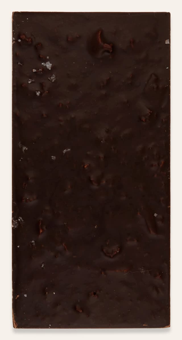 Back of Hokey Pokey 66% Dark Chocolate Sponge Toffee bar made by BETA5 in Canada