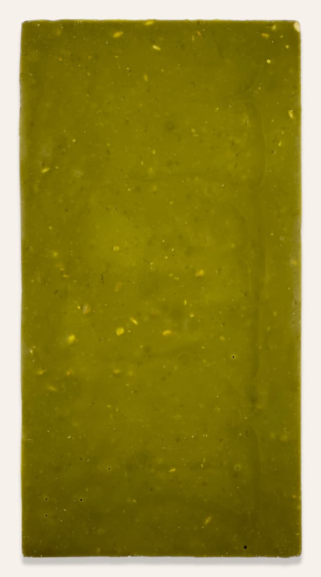 Back of Matcha Chocolate with Caramelized Sesame bar made by Deux Cranes