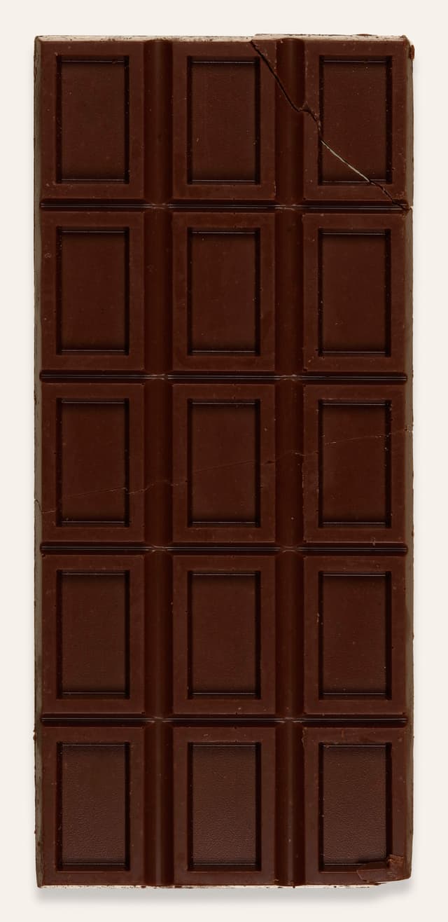 Front of Salted Honeycomb Milk Chocolate 41% bar made by Artisan du Chocolat in England